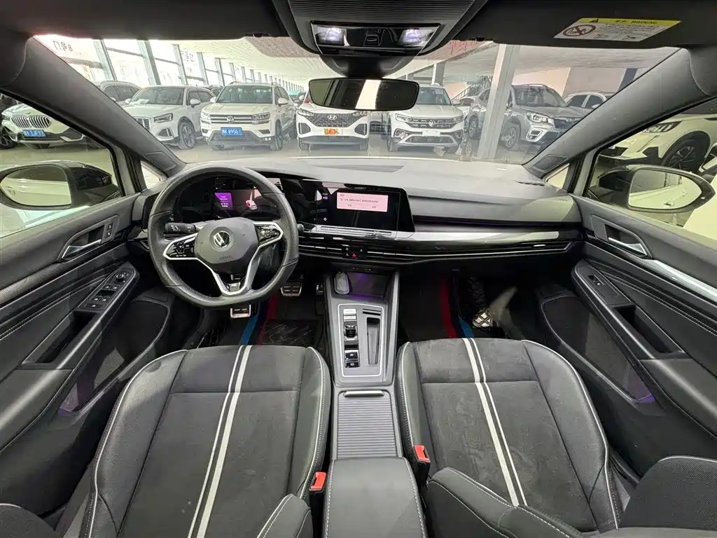 Volkswagen Golf 2021 280TSI DSG R-Line фото 9