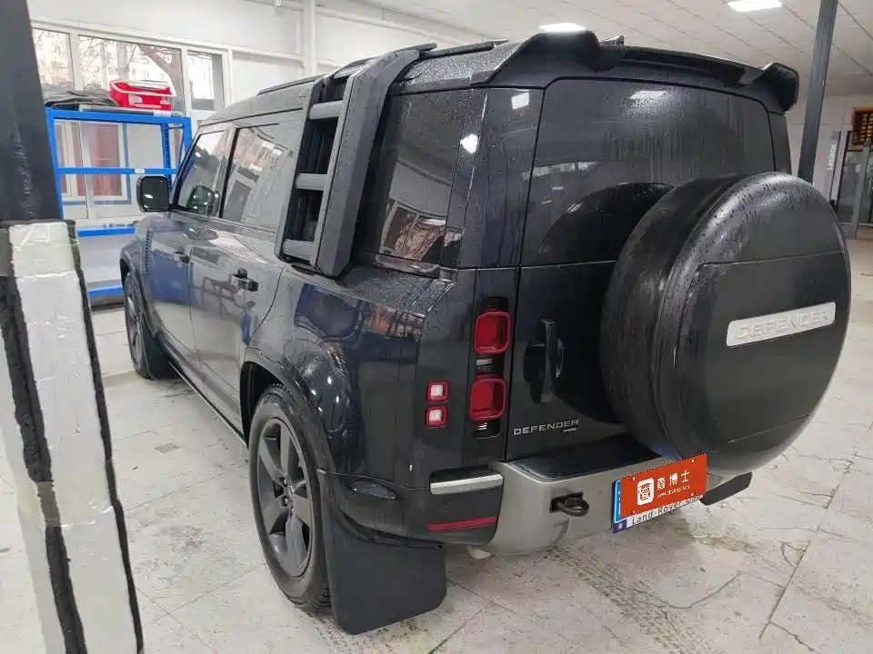 Land Rover Defender 2021 110 P400 X-DYNAMIC HSE фото 7
