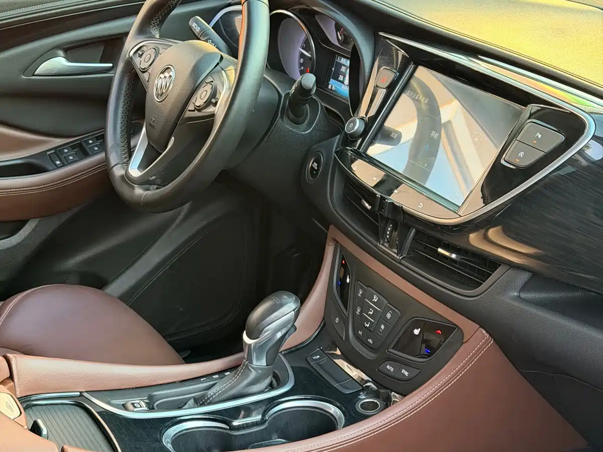 Фото 12 - Buick Envision Plus
