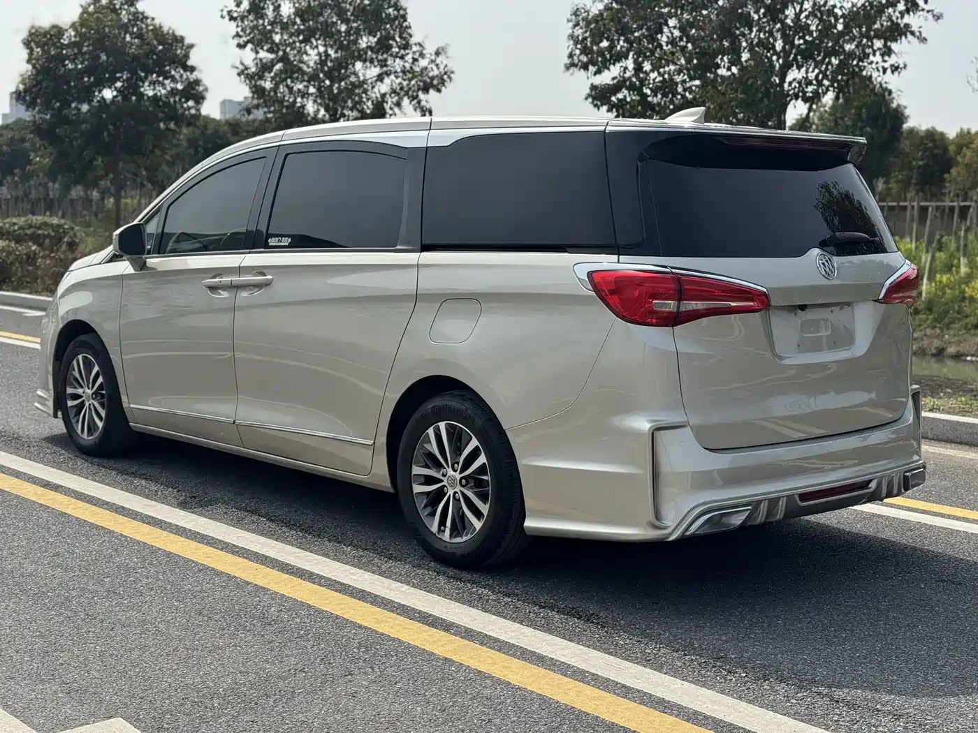 Buick GL8 2018 ES 28T Premium Type China VI фото 6