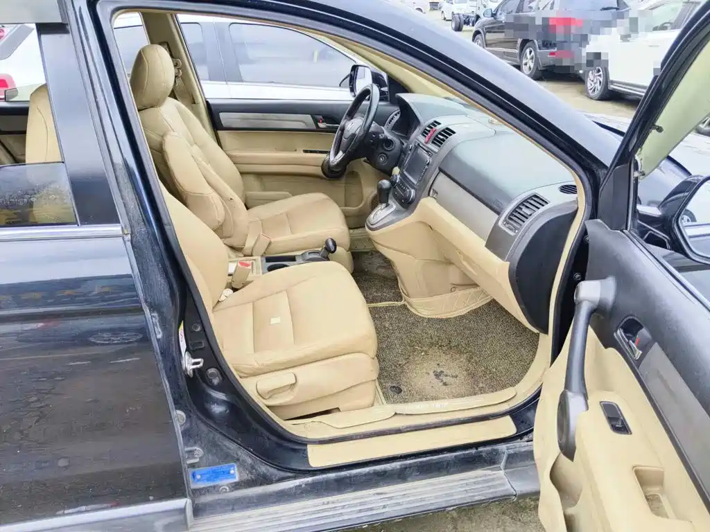 Фото 13 - Honda CR-V