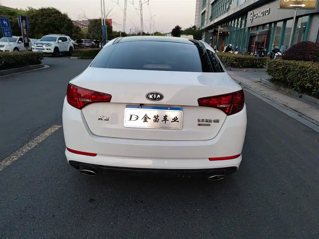 Kia K5 2012 2.0L Automatic DLX фото 12