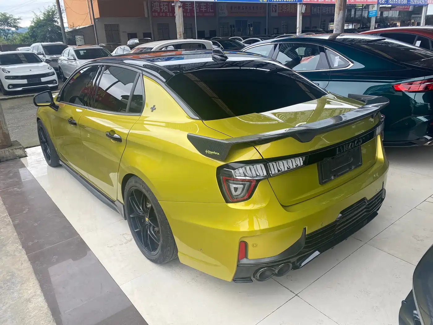Lynk & Co 03 2020 03+ 2.0TD Auto Wind Hunter Edition фото 7