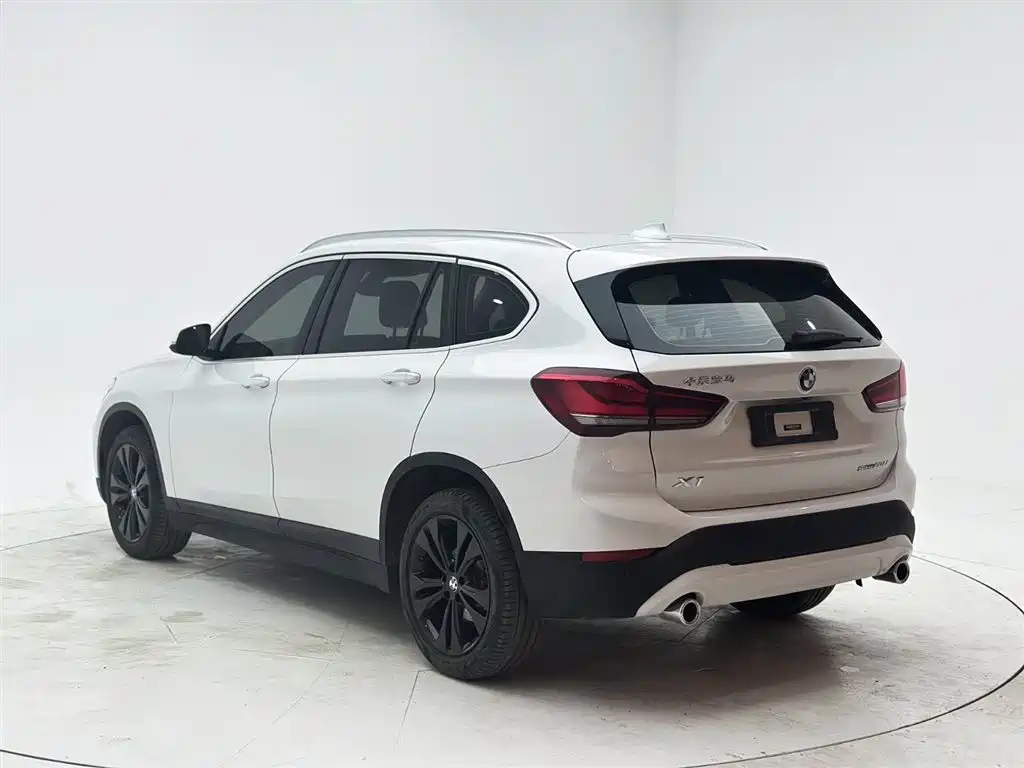 BMW X1 2021 Facelift sDrive20Li Fashion фото 4
