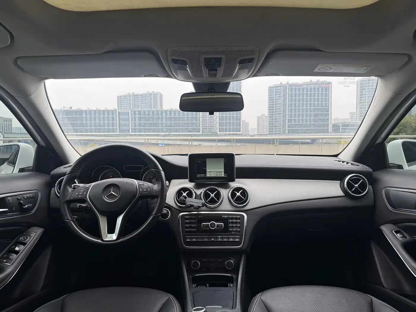 Mercedes-Benz GLA 2015 GLA 220 4MATIC Fashion Edition фото 15