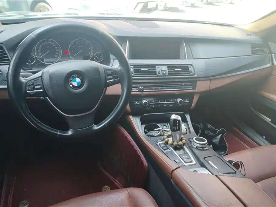 BMW 5 Series 2017 520Li Classic Edition фото 12