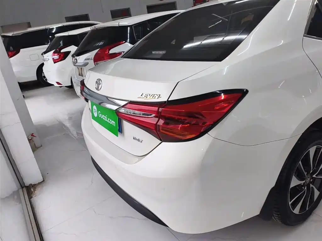 Toyota Levin 2018 185T CVT Premium Edition China V фото 6