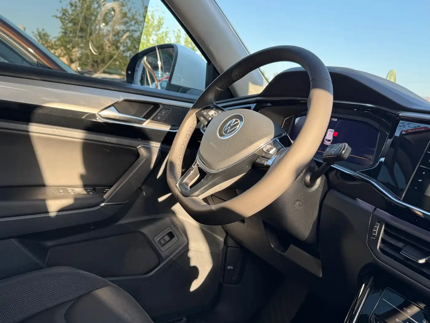 Volkswagen Tayron 2022 330TSI 2WD Luxury Smart Connect Edition фото 19