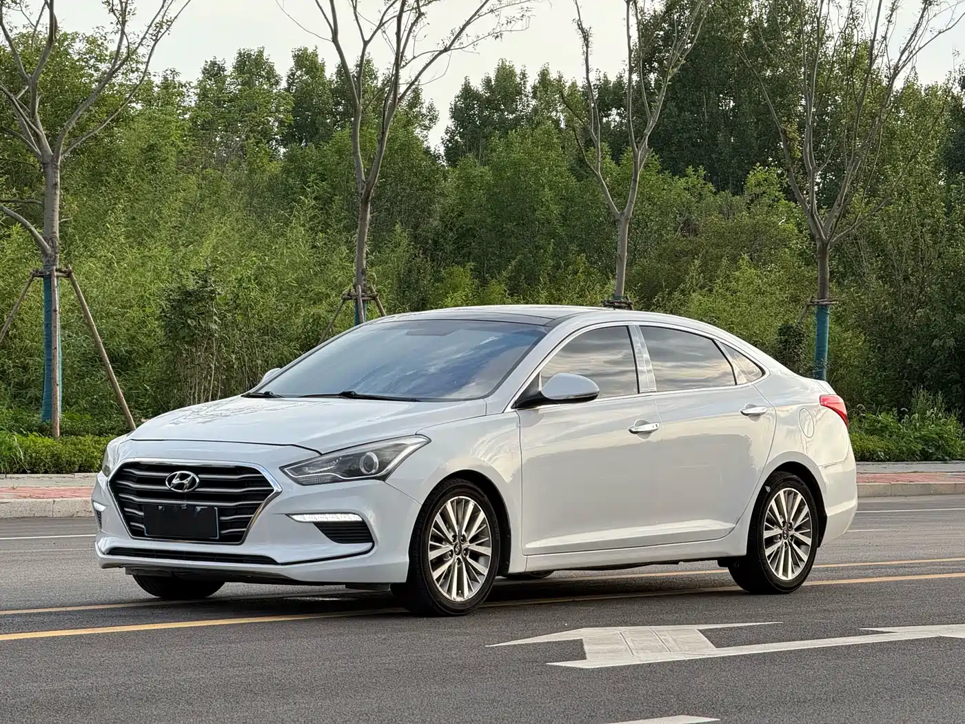 Hyundai Mistra 1.8L Auto Intelligent GLS CN-V