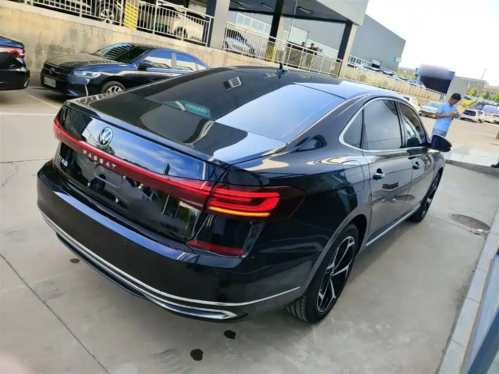 Volkswagen Passat 2025 Outstanding 380TSI Starlight Dragon Soaring Edition фото 7