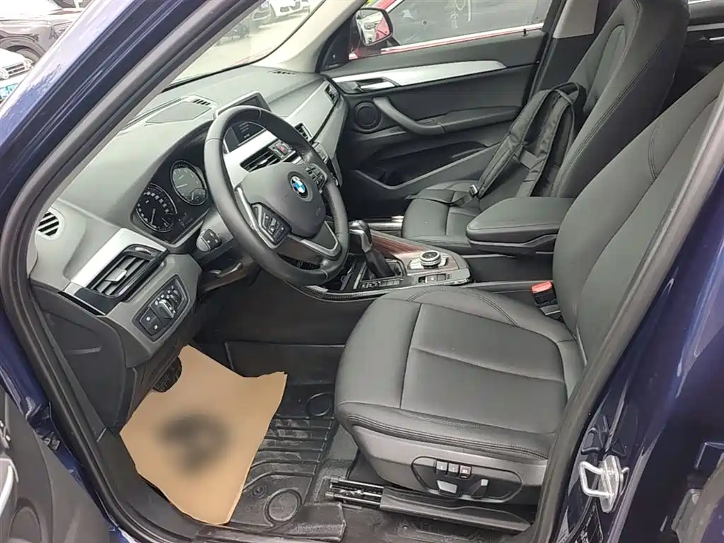 BMW X1 2019 sDrive18Li Fashion Model фото 15