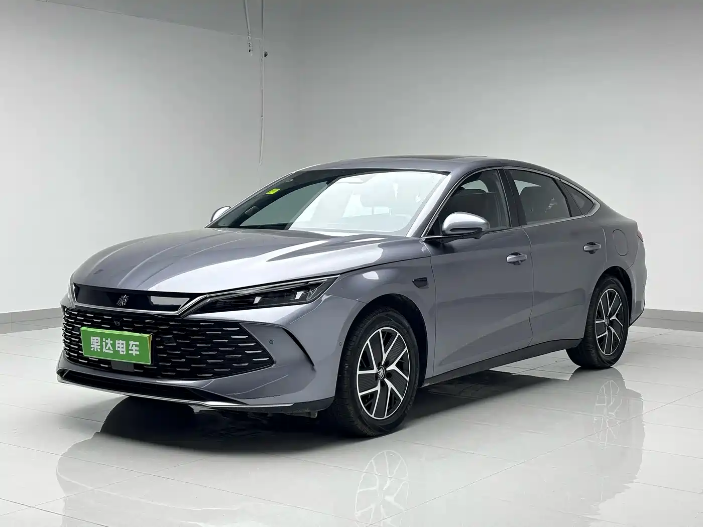 BYD Qin L 2025 DM-i Smart Drive Edition 120KM Surpassing