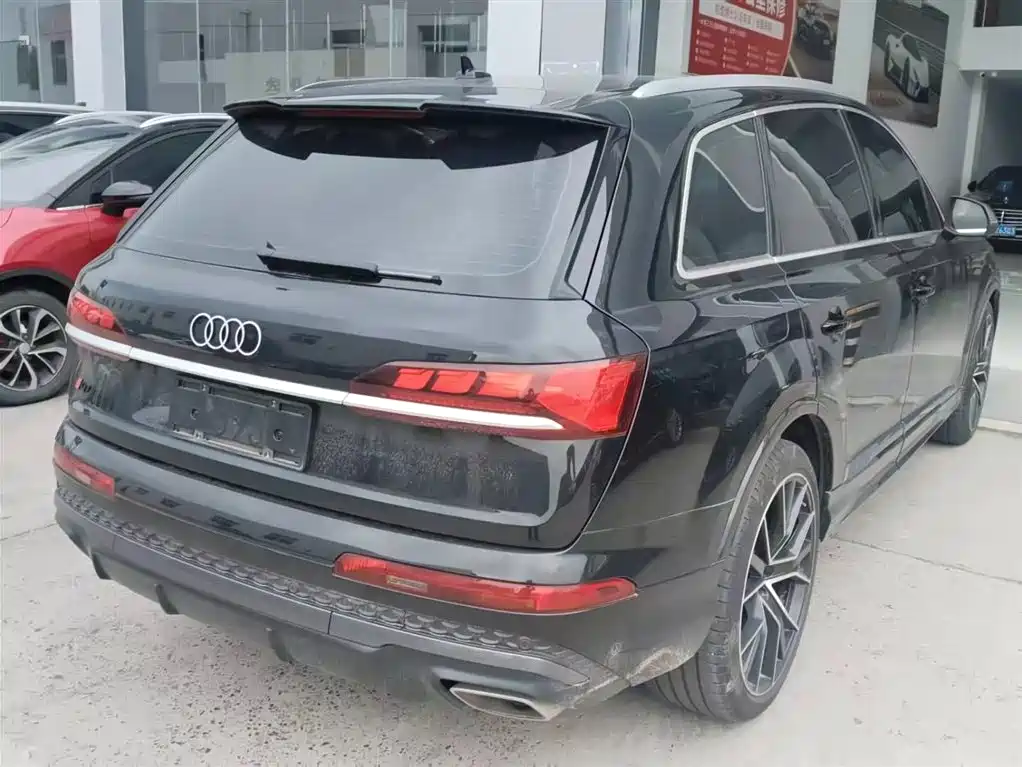 Audi Q7 2025 55 TFSI quattro S line Premium фото 2