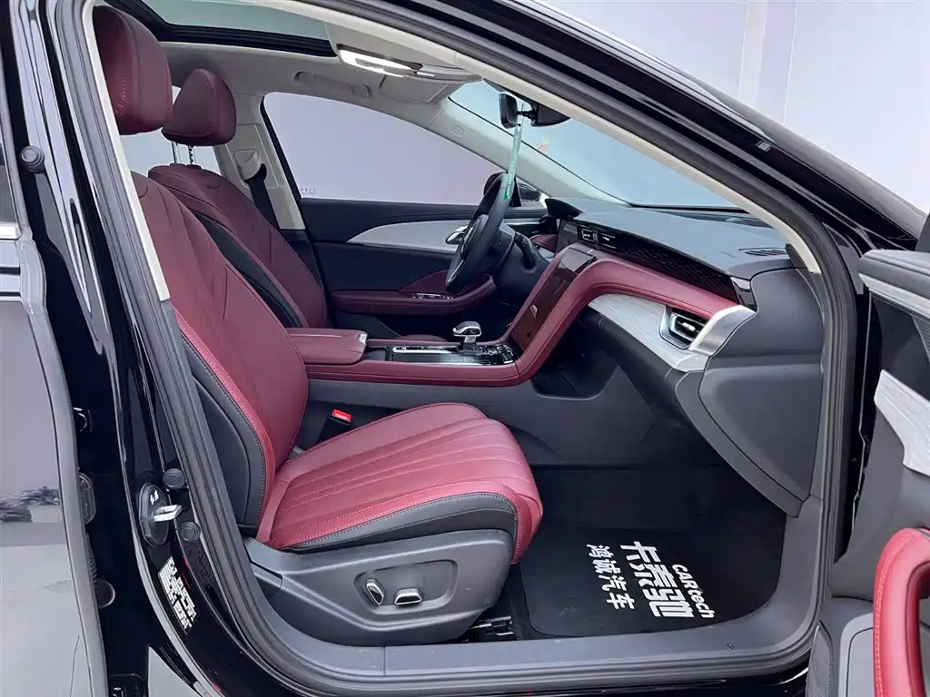 Hongqi H5 PHEV 2025 170 Super Hybrid Edition фото 18