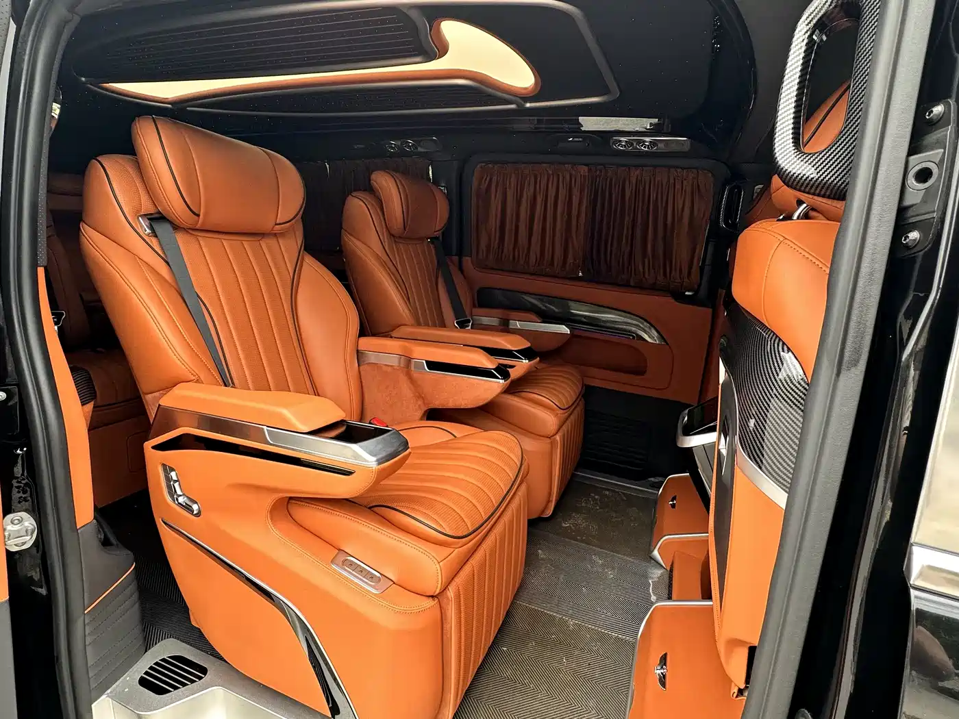 Mercedes-Benz Vito 2023 2.0T Business 7-Seater фото 7