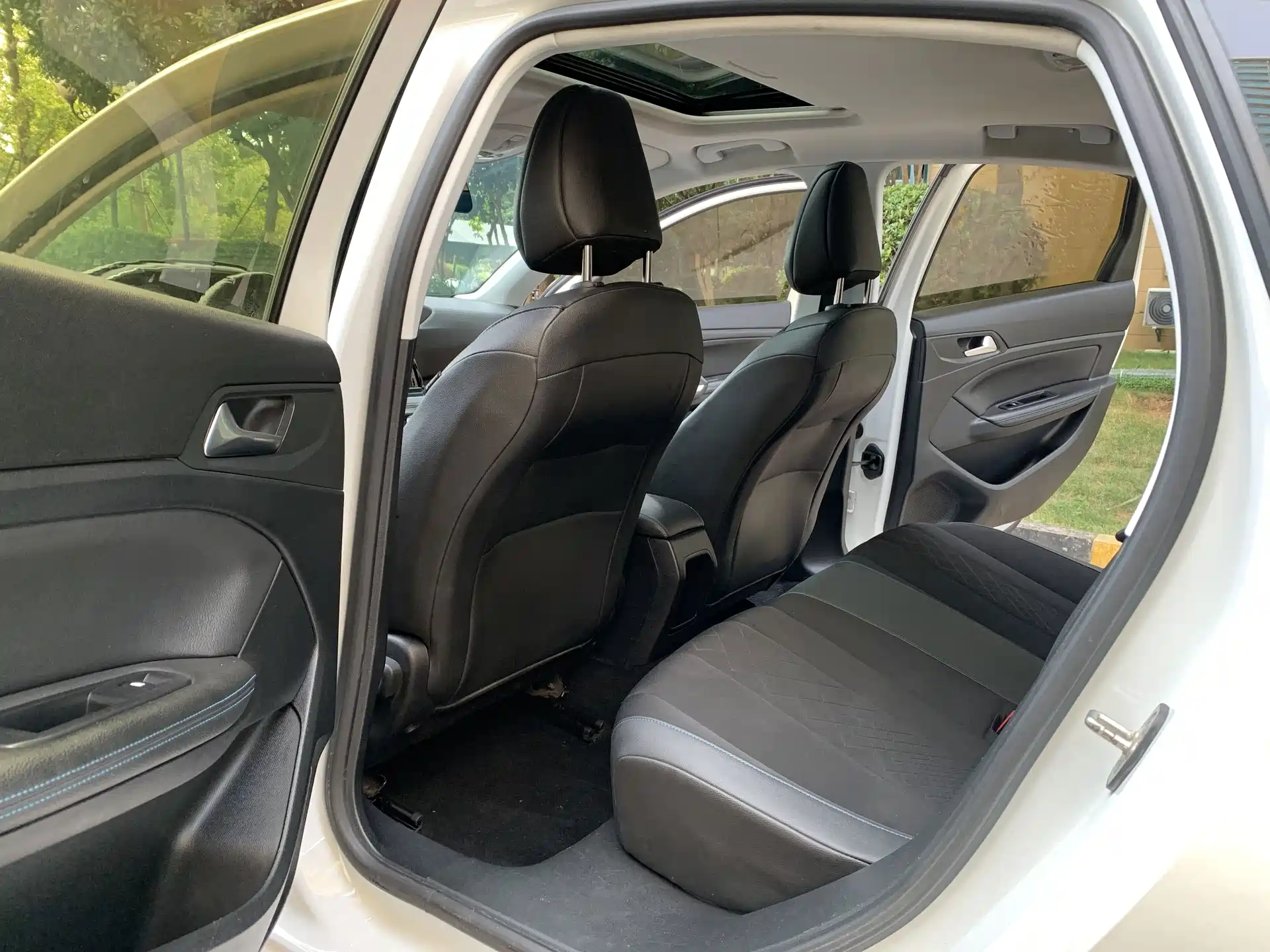 Photo 6 - Peugeot 308