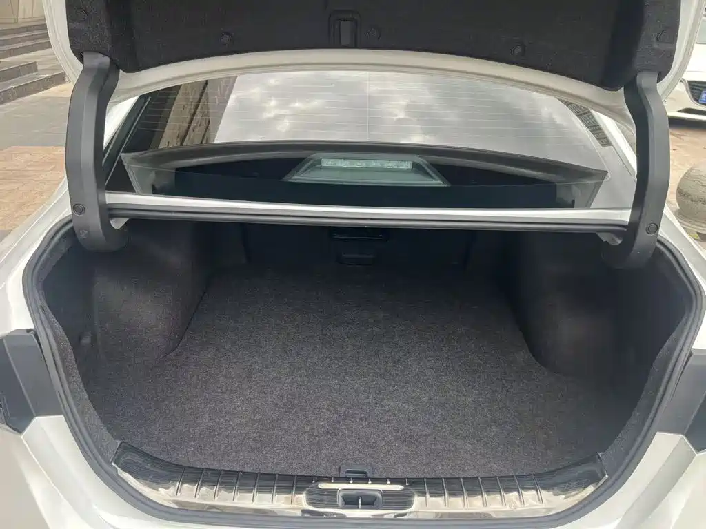 Photo 8 - Nissan Teana