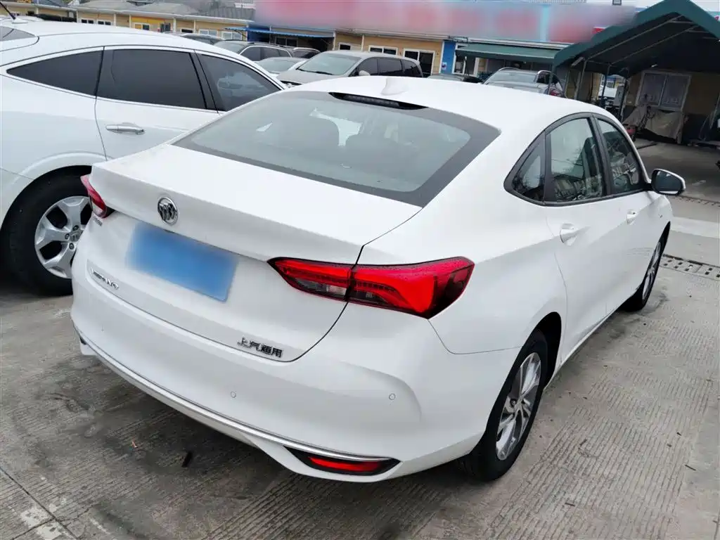 Photo 5 - Buick Verano