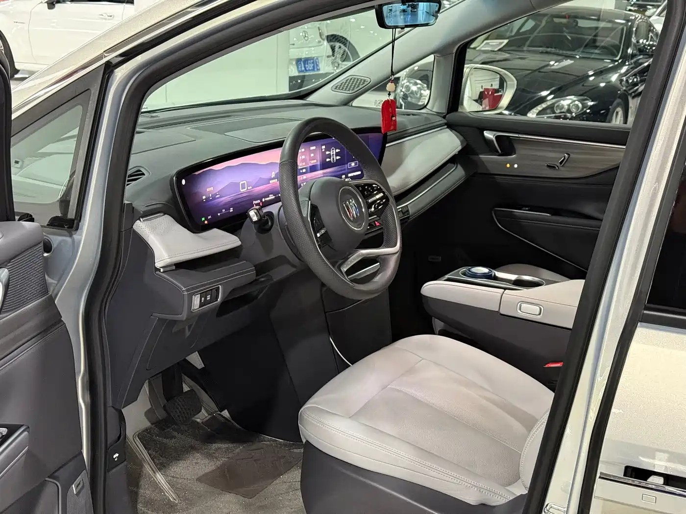 Buick GL8 2025 Land Honor Premium Edition фото 11