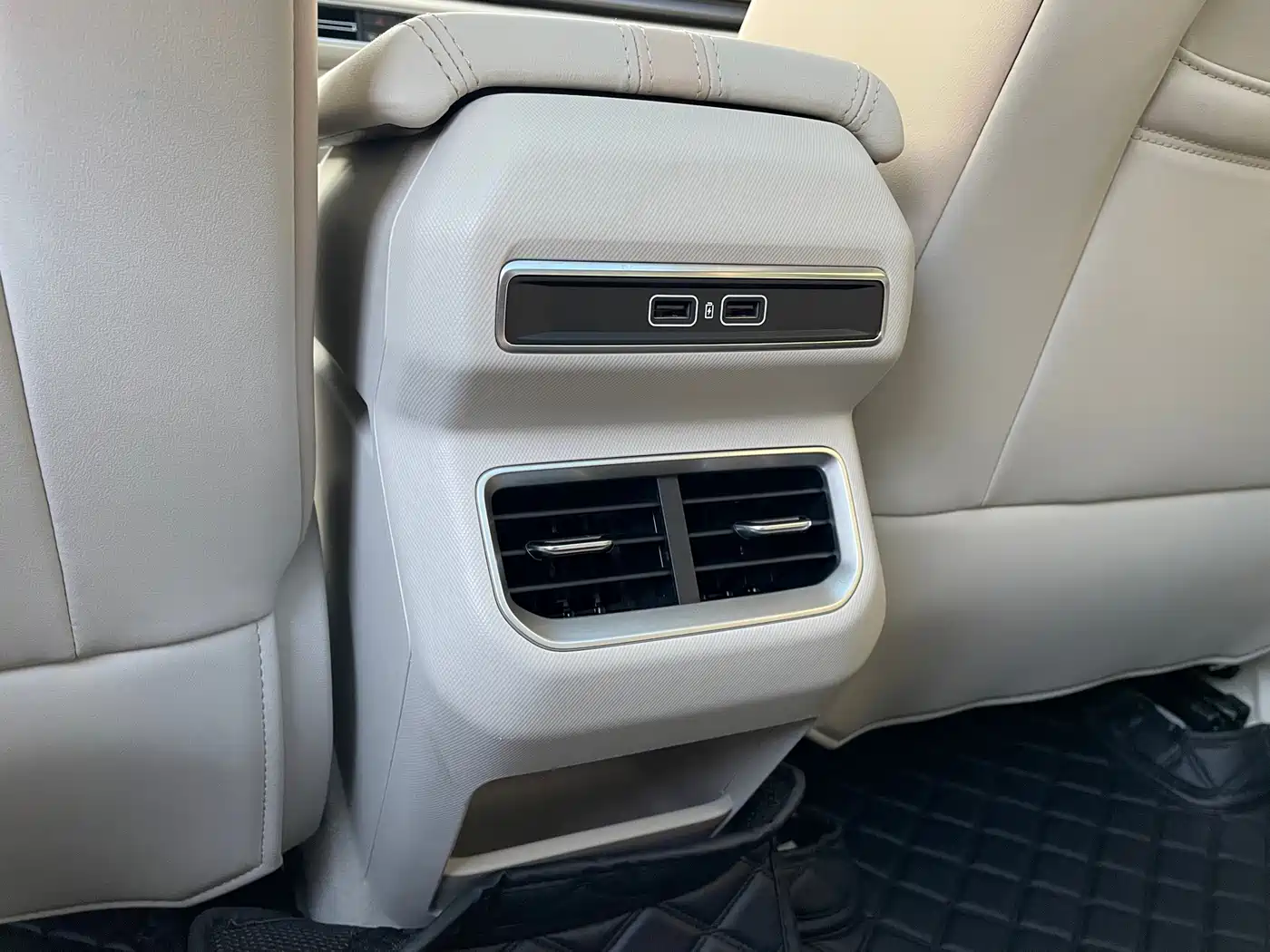 Geely ICON 2023 2023 Model 1.5TD Chocolate Deluxe Edition