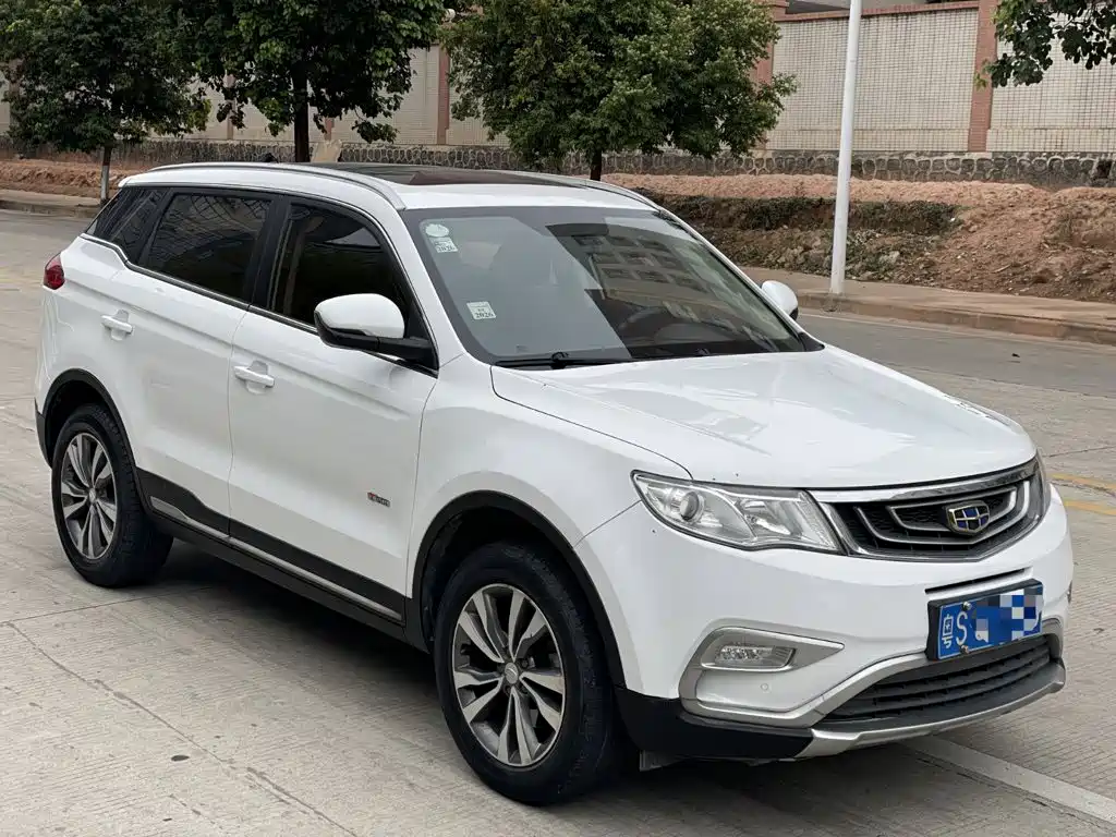 Фото 2 - Geely Boyue