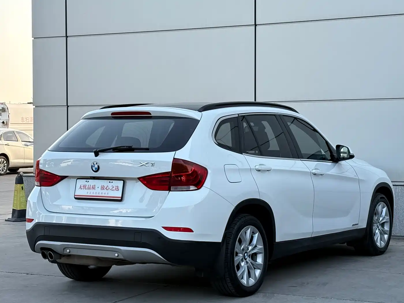 BMW X1 2014 sDrive18i Fashion Edition фото 4