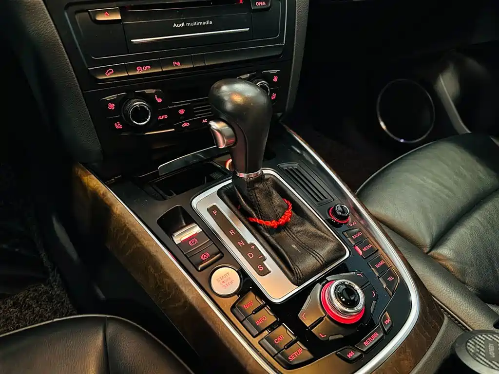 Audi Q5 (Import) 2010 3.2FSI Sport фото 12