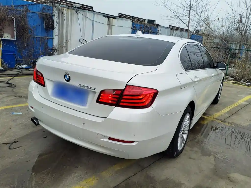 BMW 5 Series 2014 525Li Leading фото 7