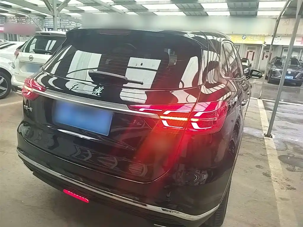 Hongqi HS5 2022 Facelift 2.0T Smart Flag Enjoyment Edition фото 7