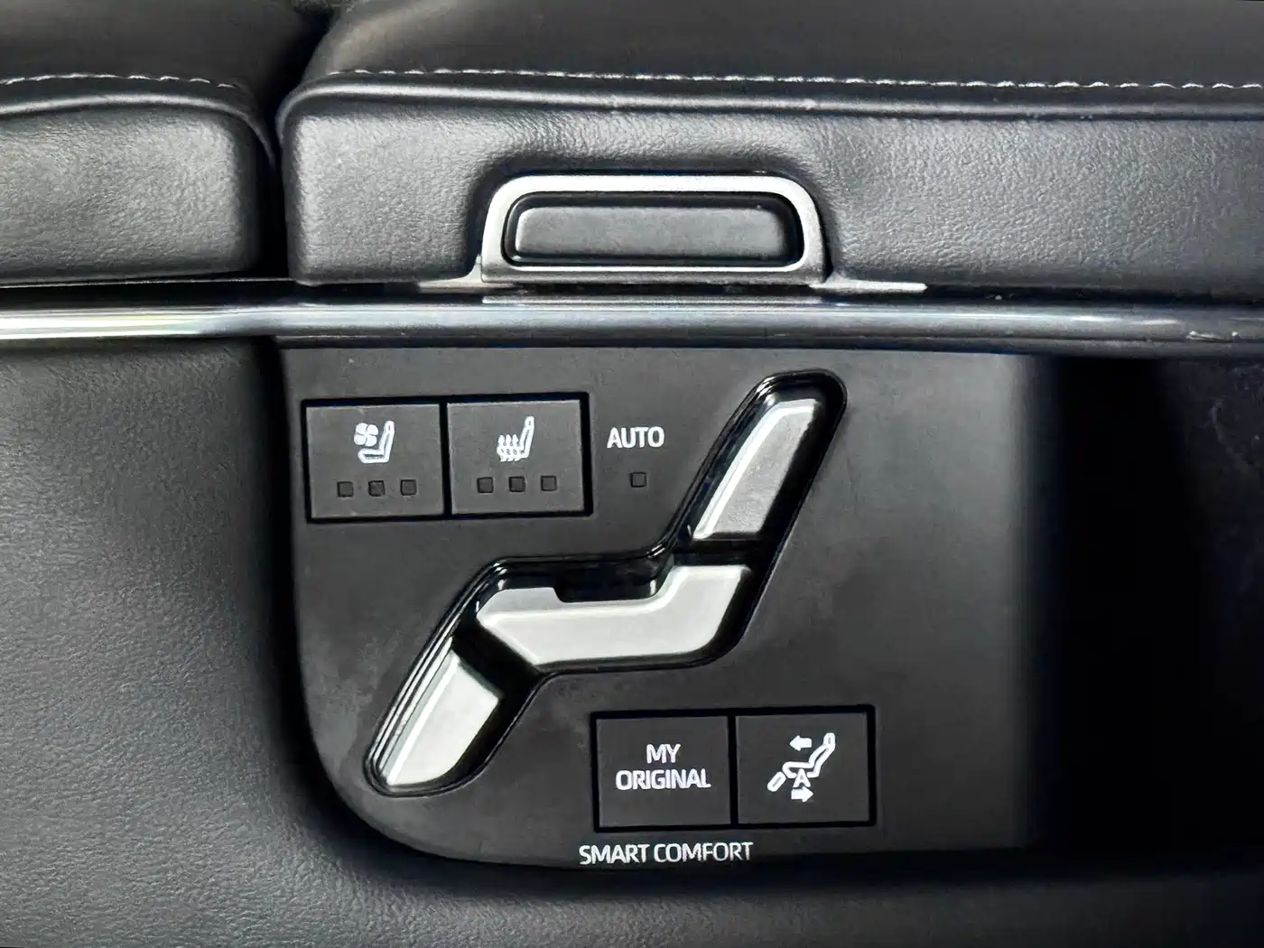 Toyota Alphard 2024 Hybrid 2.5L Ultimate Enjoyment Edition фото 36