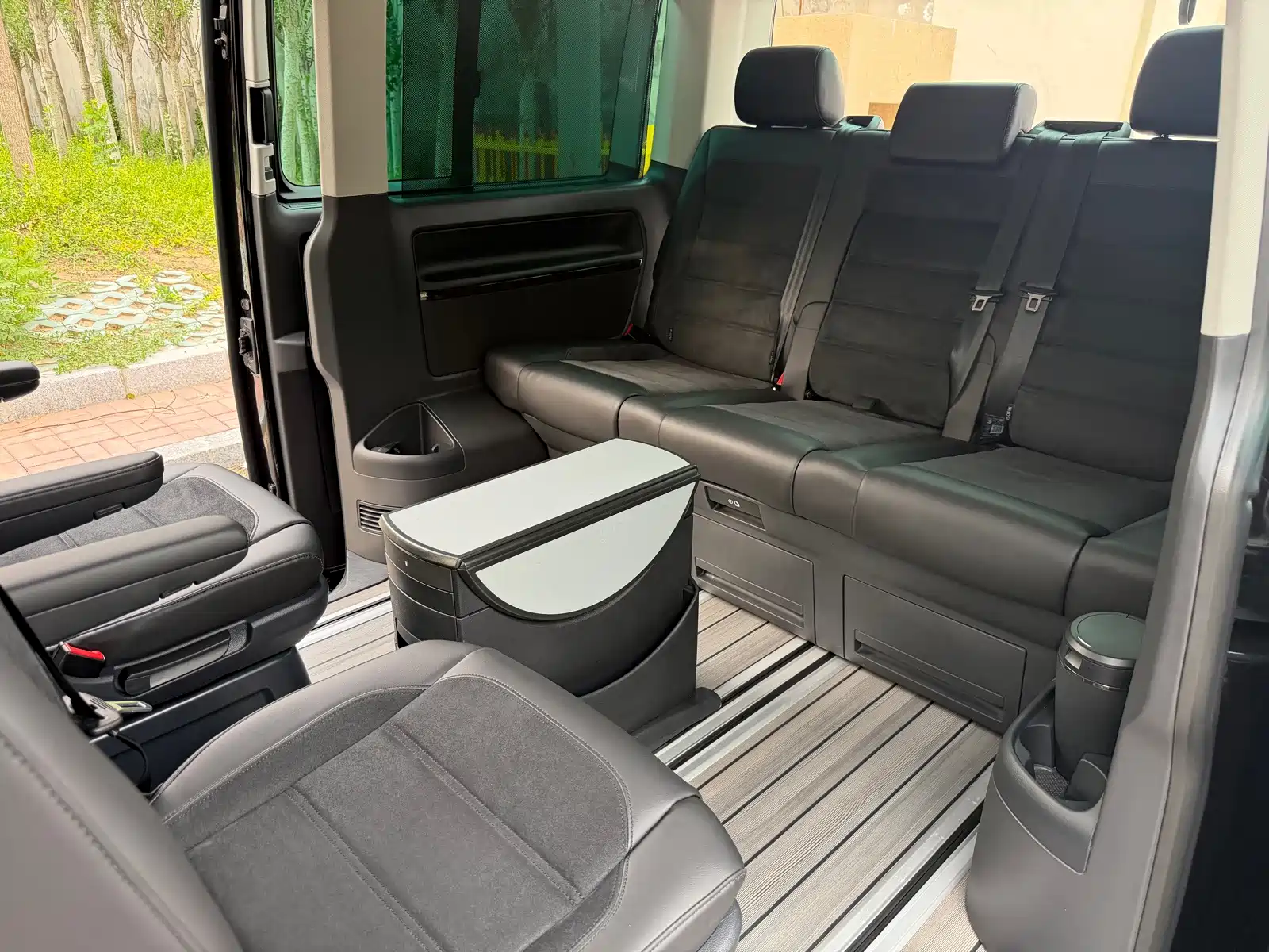 Фото 21 - Volkswagen Multivan