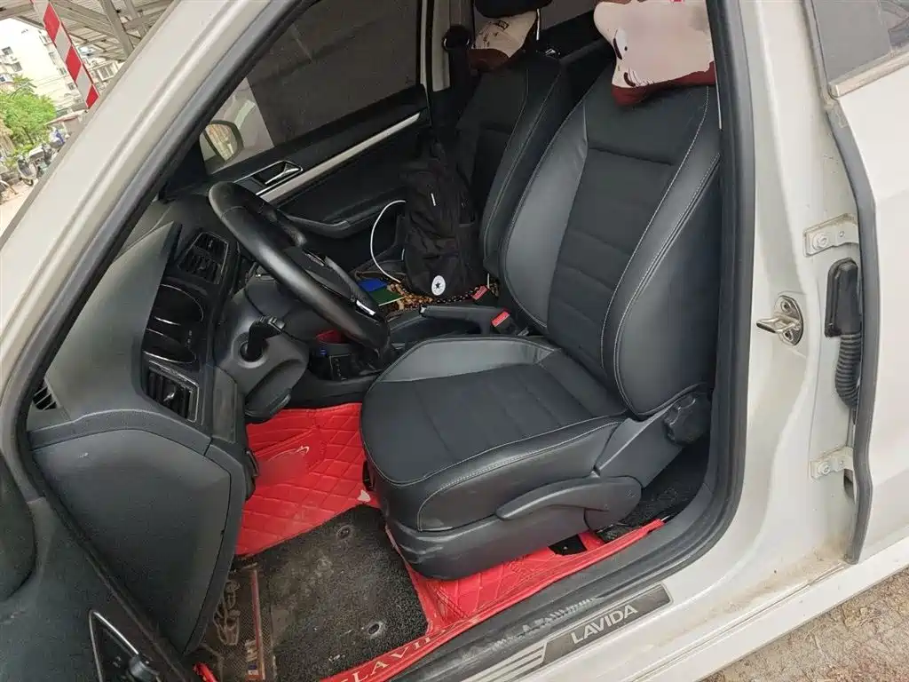 Volkswagen Lavida 2018 Classic 1.5L Manual Comfort China VI фото 16