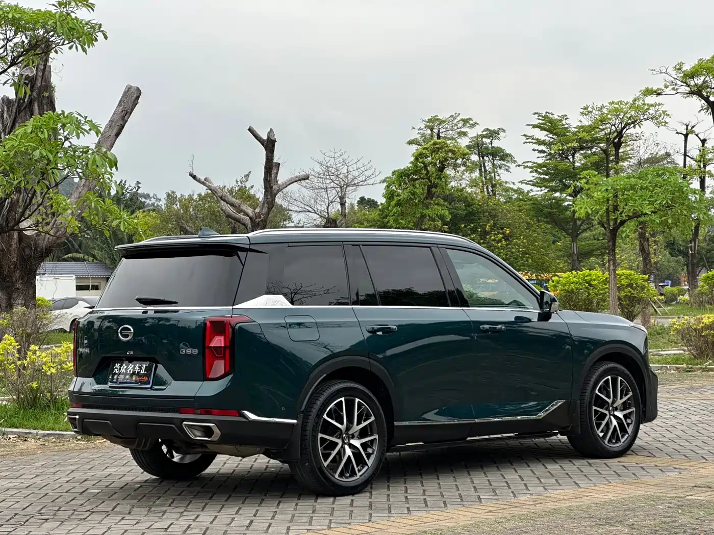 GAC Trumpchi Trumpchi GS8 2022 Pilot Series 2.0TGDI 2WD Premium Edition (7-Seater) фото 6