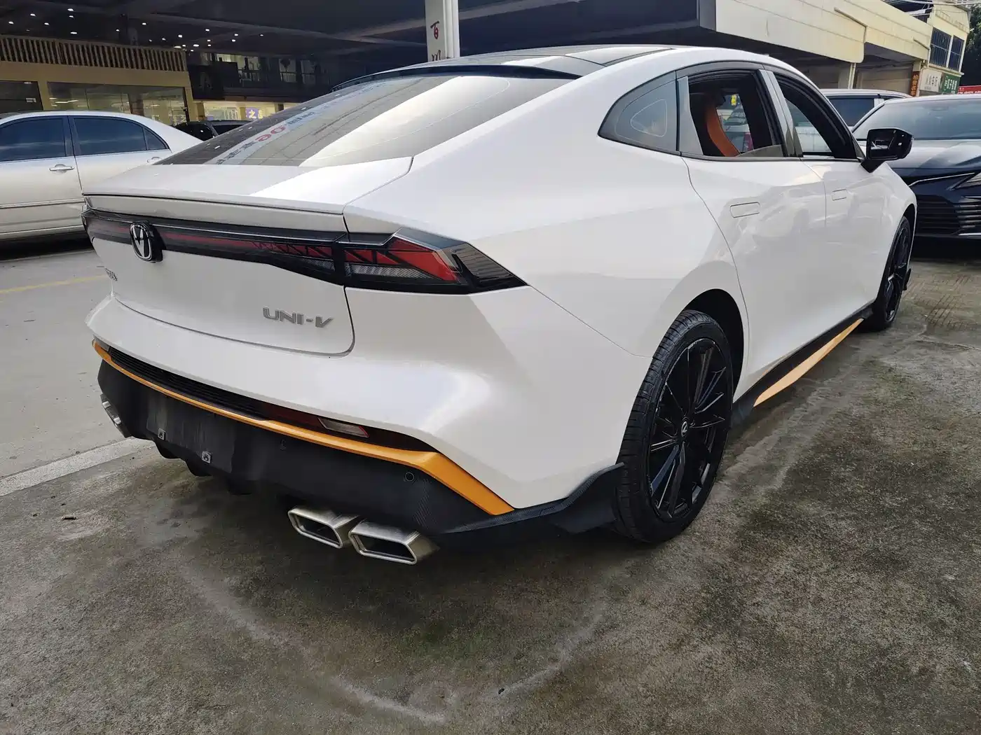 CHANGAN UNI-V