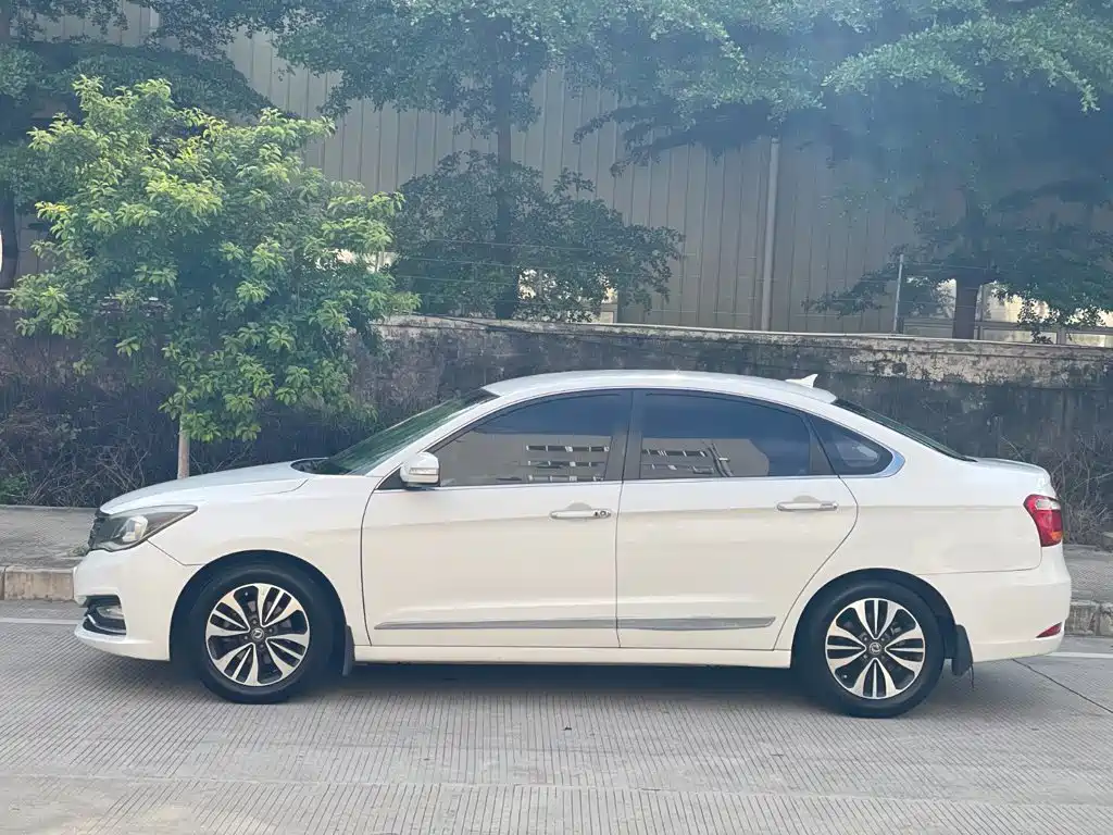 Dongfeng Aeolus Dongfeng Fengshen A60 2016 2016 1.5L Automatic Luxury