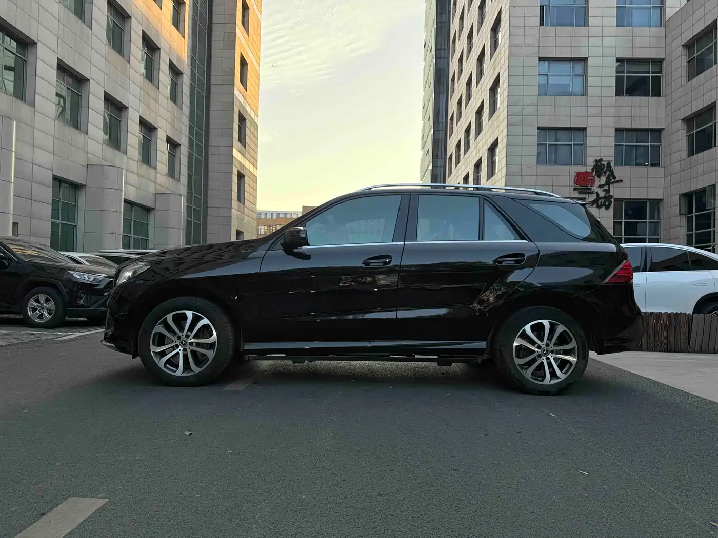 Mercedes-Benz GLE 2016 GLE 320 4MATIC Luxury фото 3