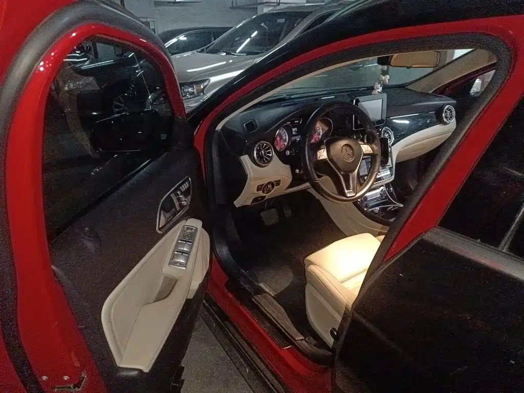 Mercedes-Benz GLA 2016 GLA 200 Dynamic фото 12
