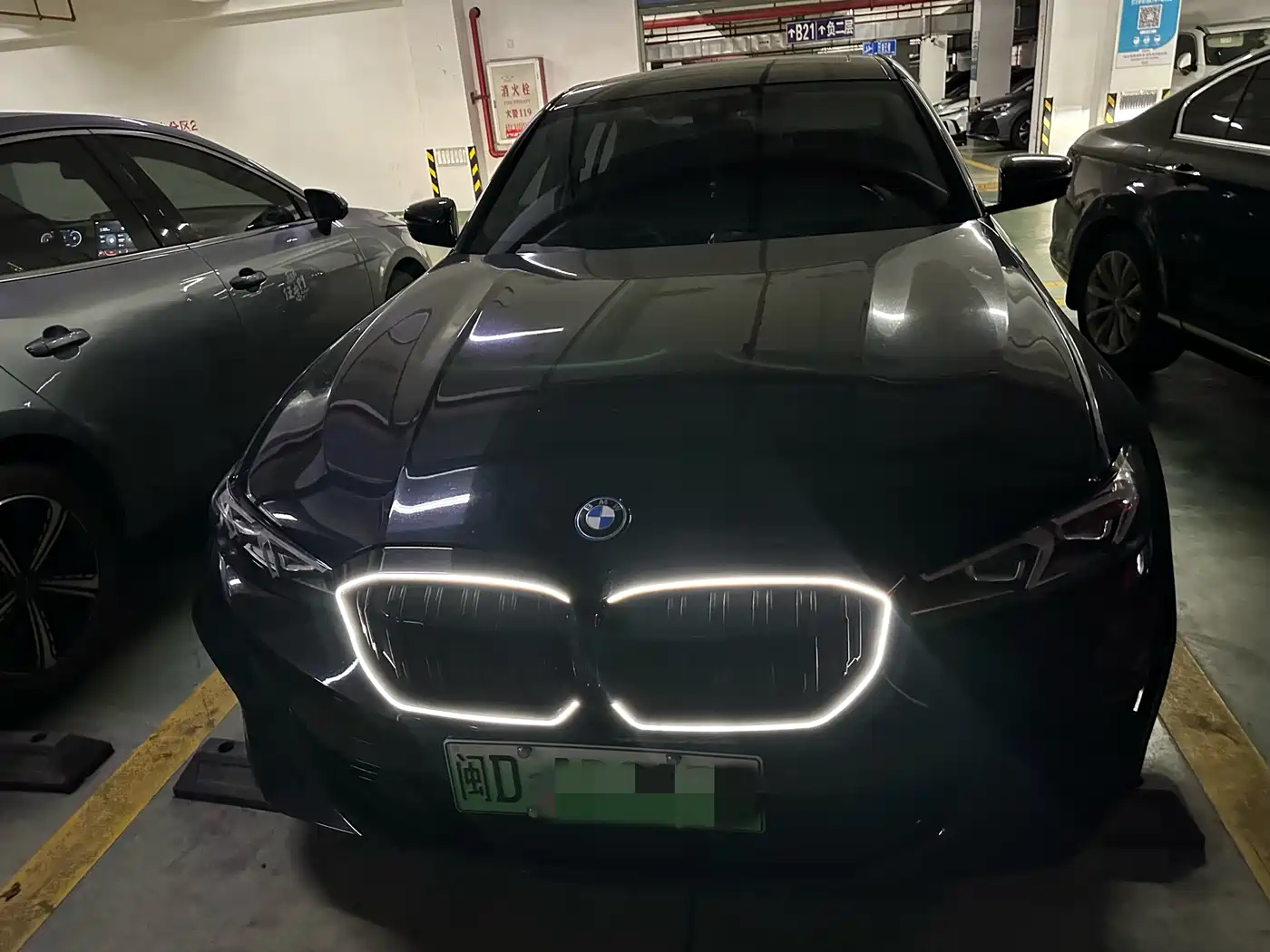 BMW i3 2023 eDrive 40 L Shadowline Package фото 2