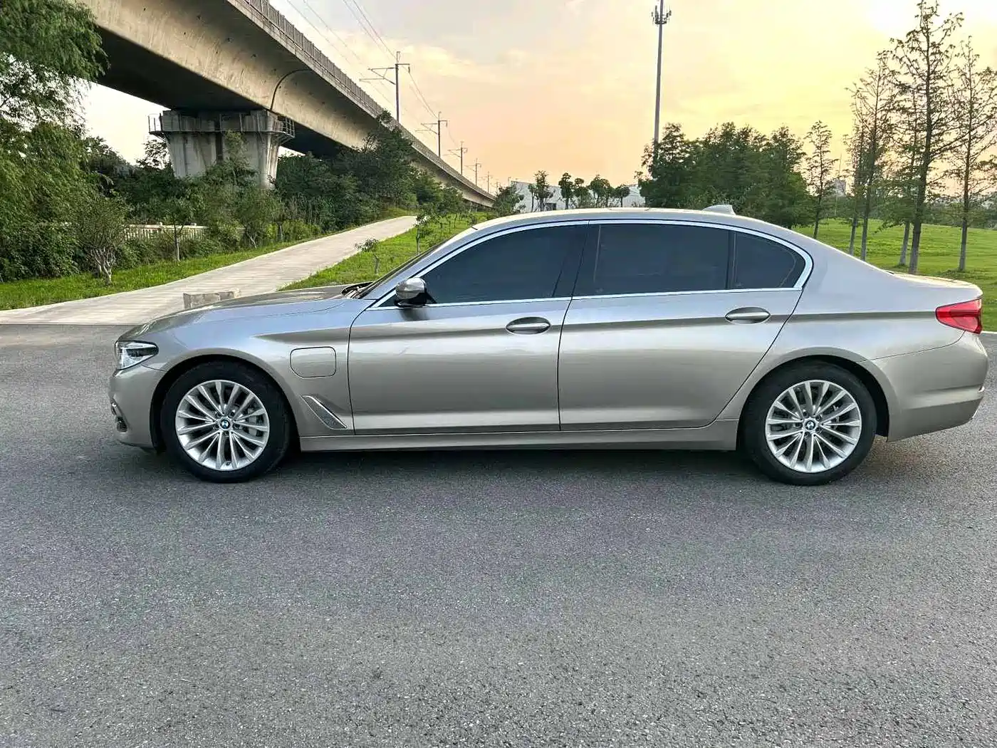 BMW 5 SERIES NEW ENERGY