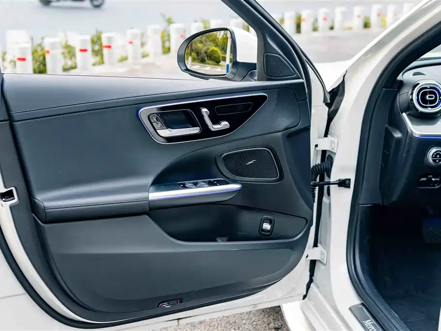 Mercedes-Benz C-Class 2023 C 260 L Sport фото 12