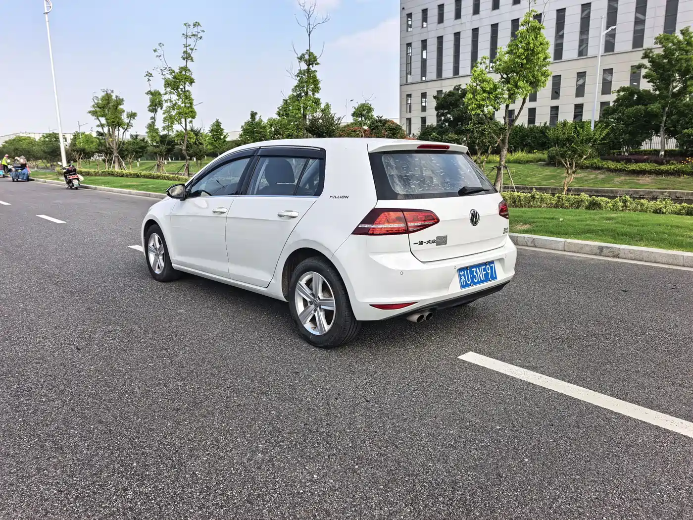 Volkswagen Golf 2017 230TSI Auto Comfort Millionth Anniversary Edition фото 13