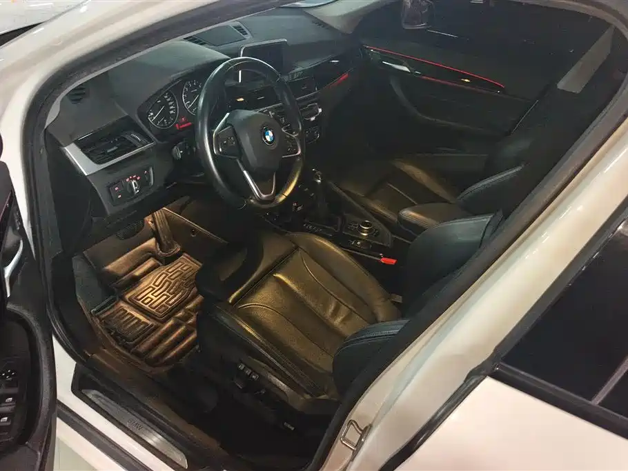 BMW X1 2016 sDrive20Li Luxury Model фото 9