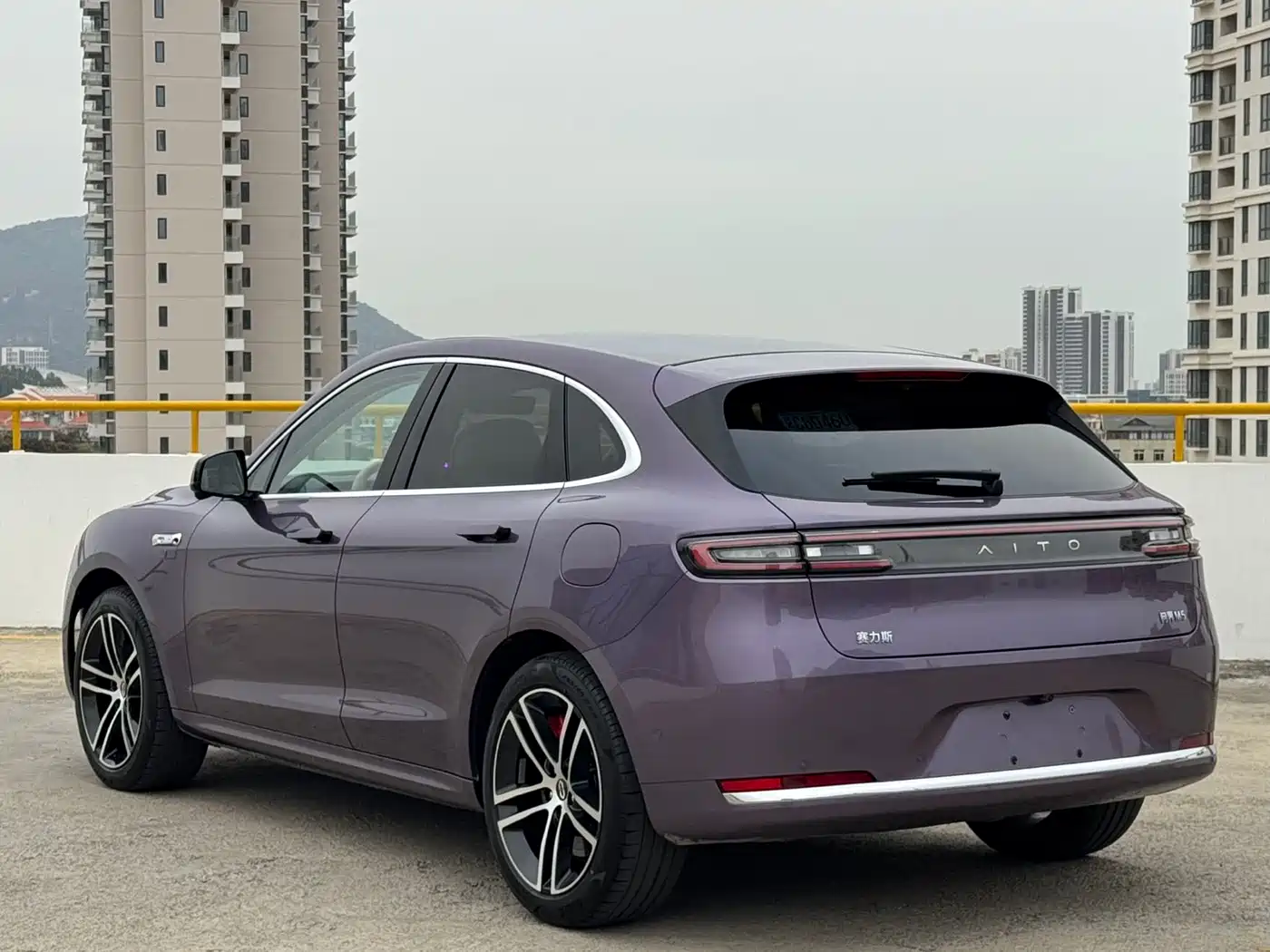 AITO Wenjie AITO M5 2025 Extended Range Ultra AWD фото 14