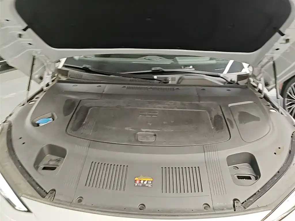 Geely Galaxy Galaxy E8 2025 700km Long Voyage Smart Drive Edition фото 20