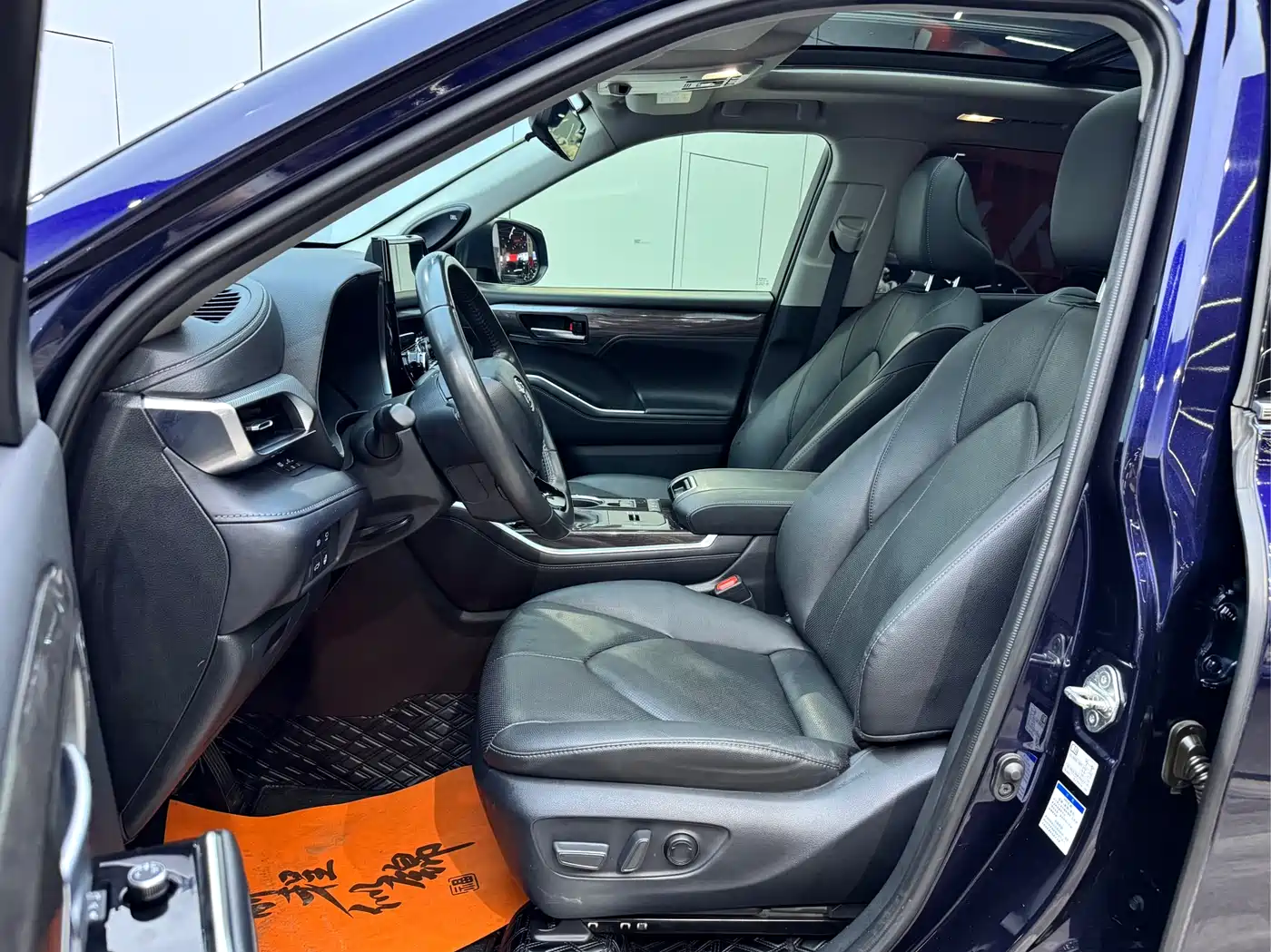 Toyota Highlander 2022 Dual Engine 2.5L 4WD Supreme Edition 7-Seater фото 3