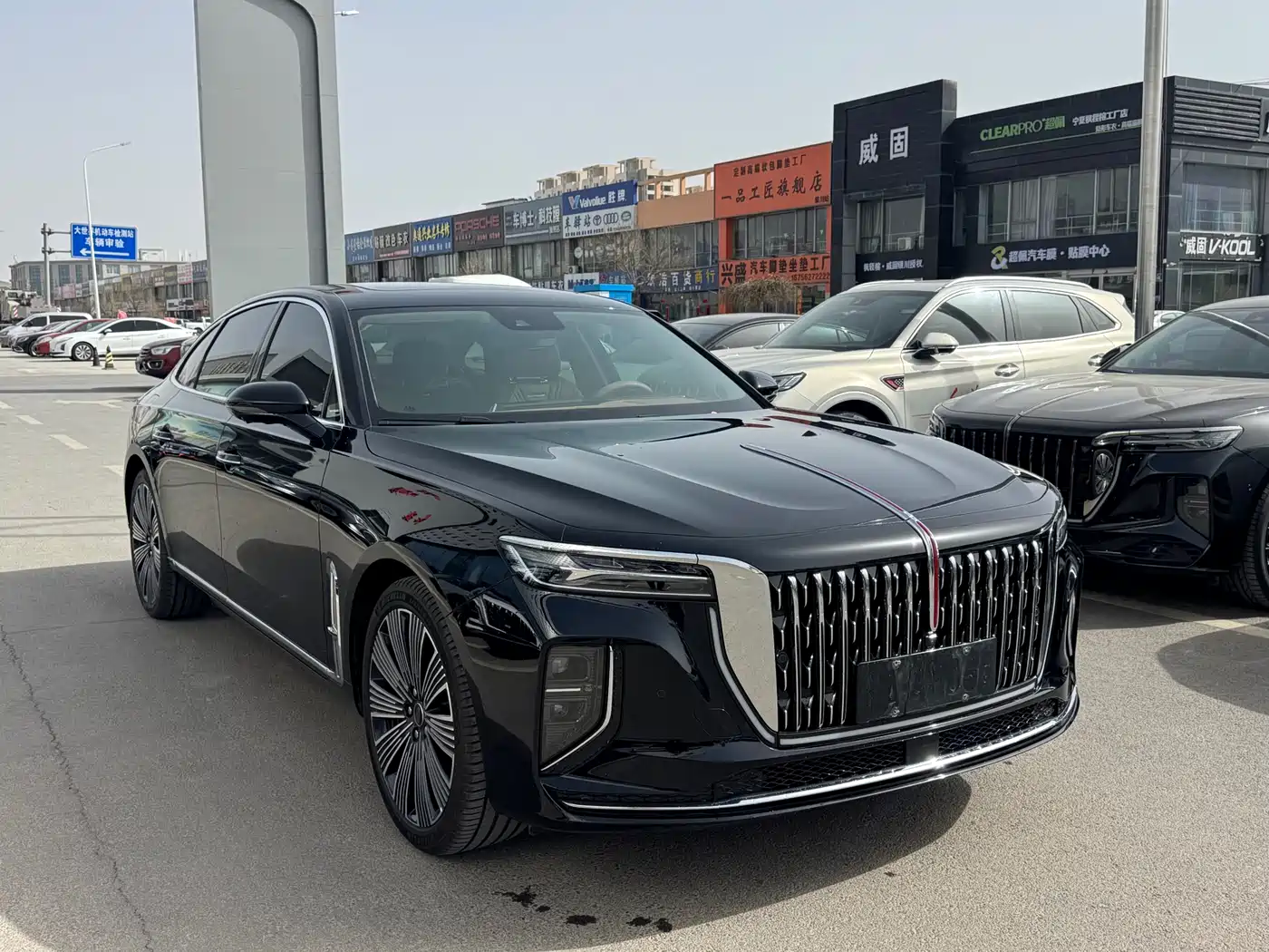 Hongqi H9 2025 Facelift 2.0T 2WD Flagship Luxury Business Edition 5-seater фото 4