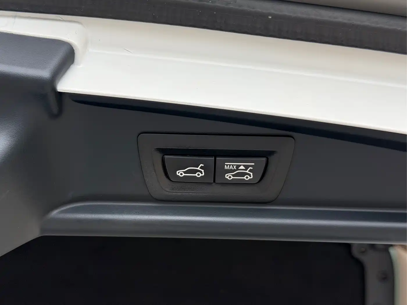BMW 5 Series GT 2015 528i Leading фото 19