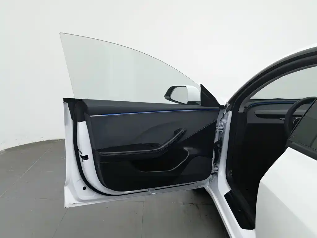 Tesla Model 3, миниатюра 8