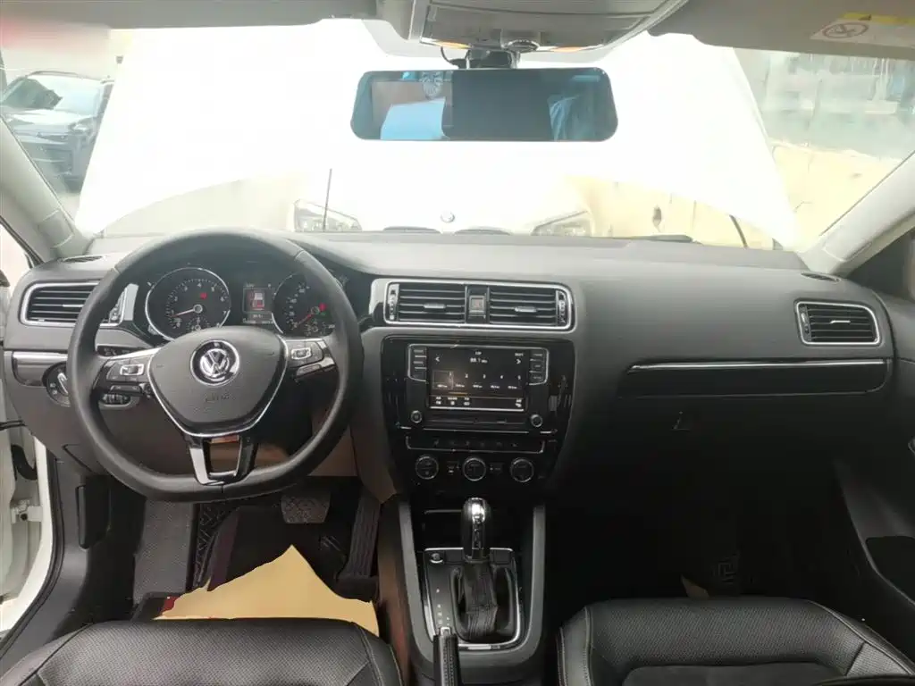 Volkswagen Sagitar 2018 280TSI DSG Luxury фото 10