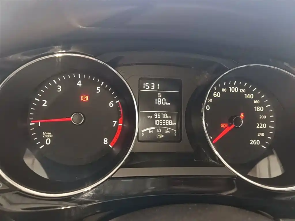 Volkswagen Sagitar 2015 1.6L Manual Comfort фото 12